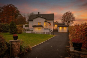 A beautiful 3-bedroom apartment with stunning views and free parking